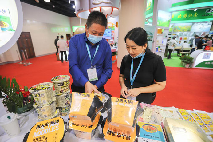 助力豫滬農(nóng)業(yè)深入合作，白象食品攜多款明星產(chǎn)品亮相上海